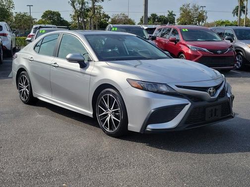 2022 Toyota Camry SE