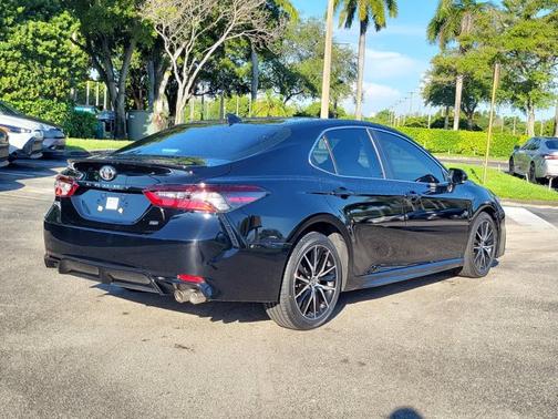 2024 Toyota Camry SE