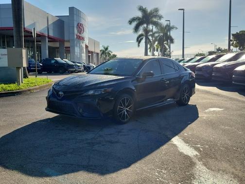2024 Toyota Camry SE