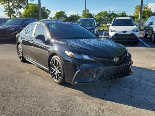 2024 Toyota Camry SE
