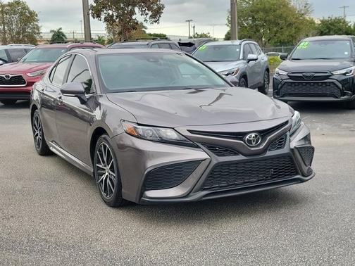 2023 Toyota Camry SE