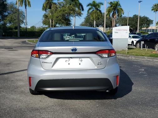 2025 Toyota Corolla Hybrid LE