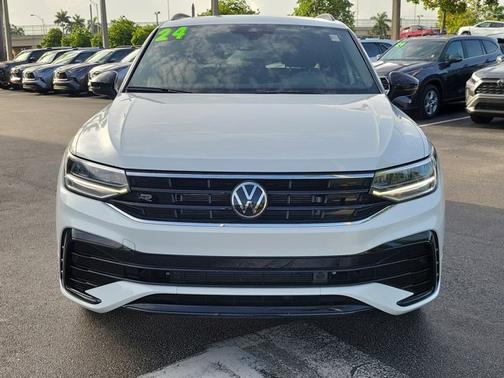 2024 Volkswagen Tiguan SE R-Line Black