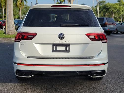 2024 Volkswagen Tiguan SE R-Line Black