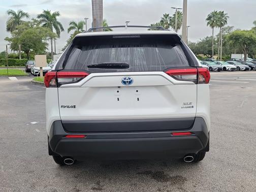 2024 Toyota RAV4 Hybrid XLE Premium