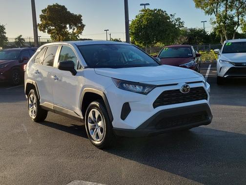 2022 Toyota RAV4 LE