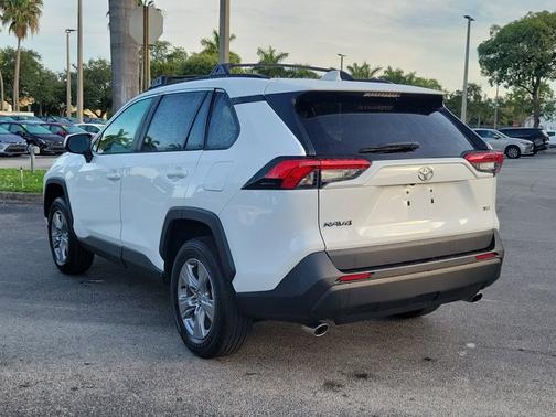 Ice 2024 Toyota RAV4 XLE