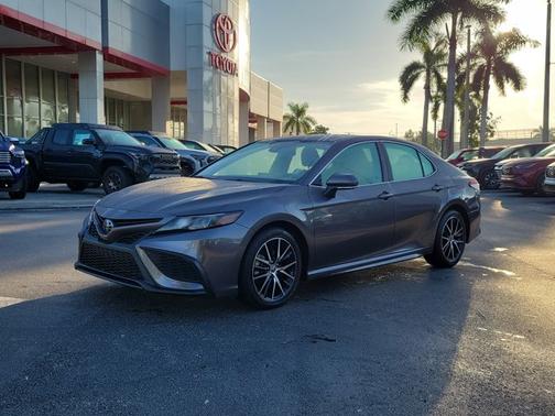 2023 Toyota Camry SE