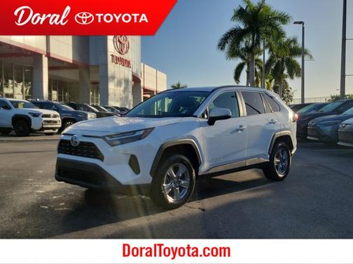 2022 Toyota RAV4 Hybrid XLE