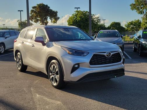 2023 Toyota Highlander XLE