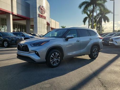 2023 Toyota Highlander XLE
