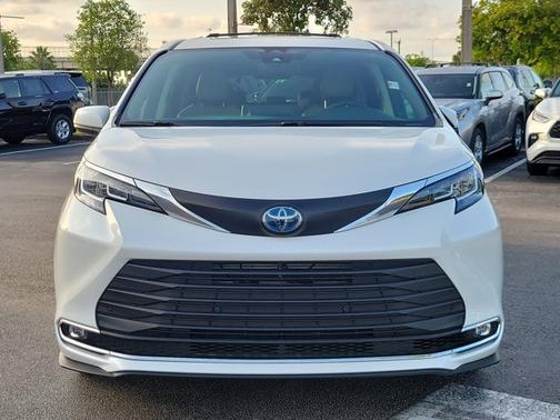 2021 Toyota Sienna XLE