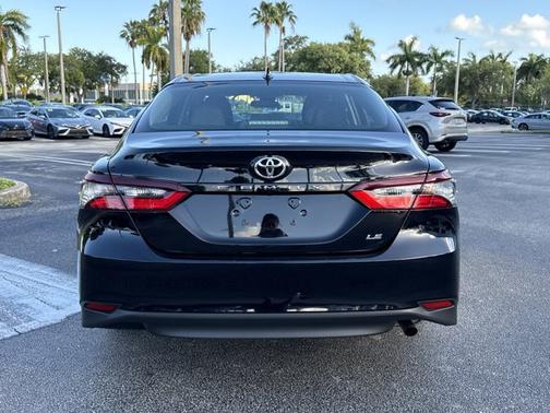 2022 Toyota Camry LE
