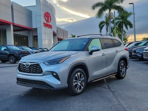 2023 Toyota Highlander XLE