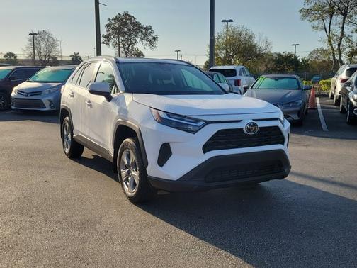 2024 Toyota RAV4 XLE