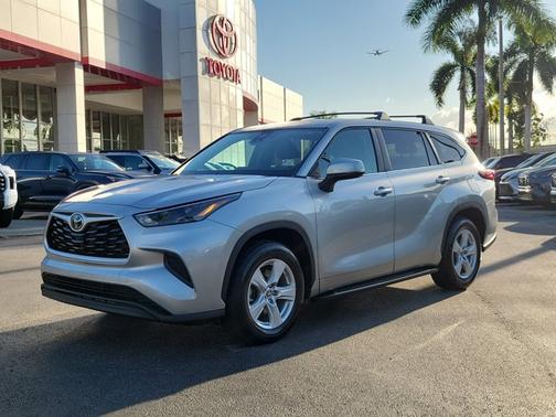 2023 Toyota Highlander LE