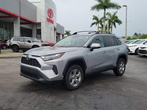 2022 Toyota RAV4 XLE