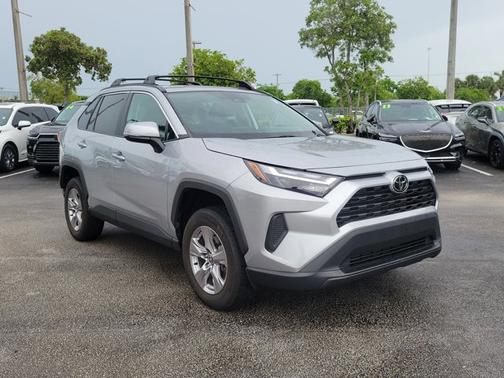 2022 Toyota RAV4 XLE