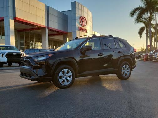 2021 Toyota RAV4 LE