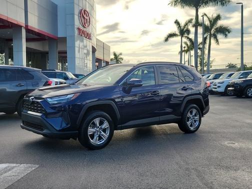 2022 Toyota RAV4 XLE