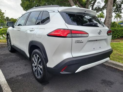 2022 Toyota Corolla Cross XLE