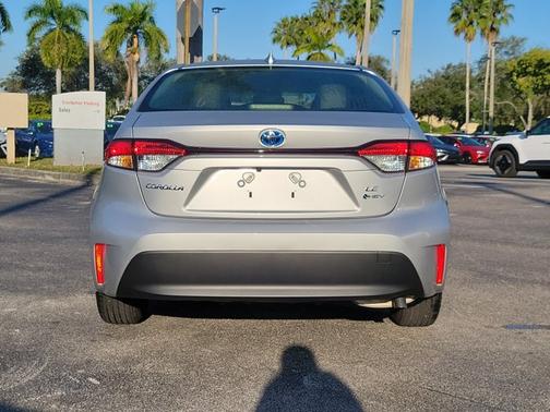 2025 Toyota Corolla Hybrid LE