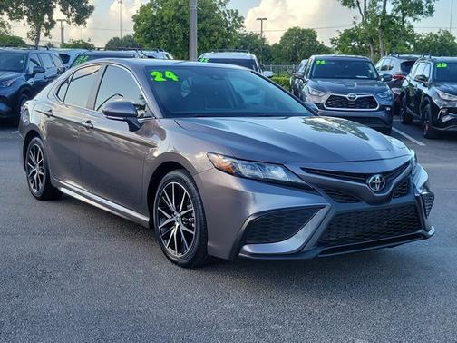 2024 Toyota Camry SE