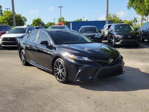 2024 Toyota Camry SE