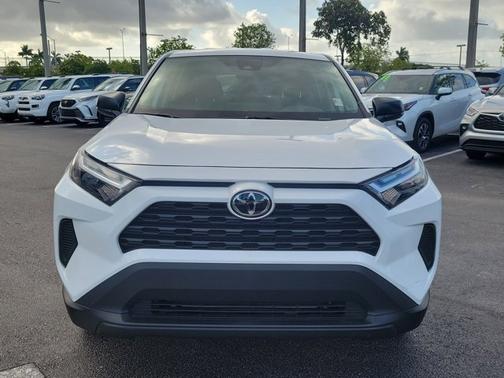 2023 Toyota RAV4 LE