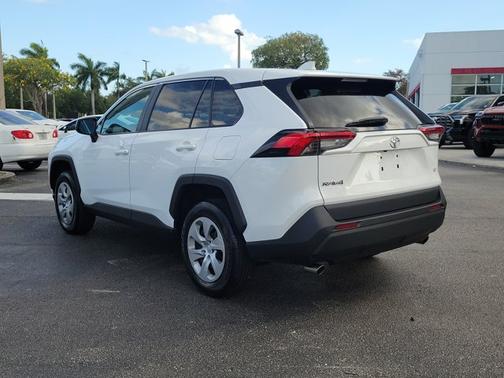 2023 Toyota RAV4 LE