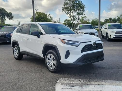 2023 Toyota RAV4 LE