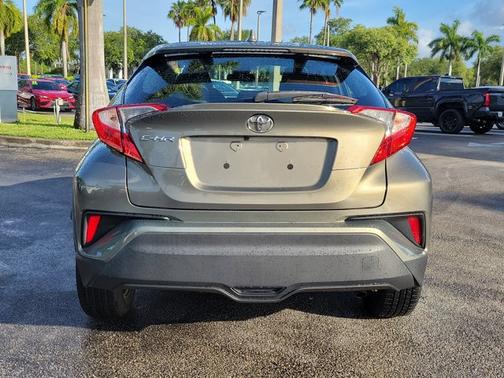 2021 Toyota C-HR LE