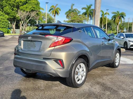 2021 Toyota C-HR LE