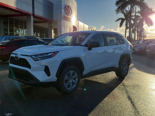 2023 Toyota RAV4 LE