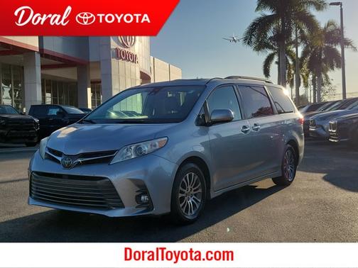 2020 Toyota Sienna XLE