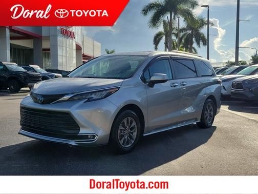 2023 Toyota Sienna XLE