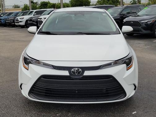 Ice 2025 Toyota Corolla LE
