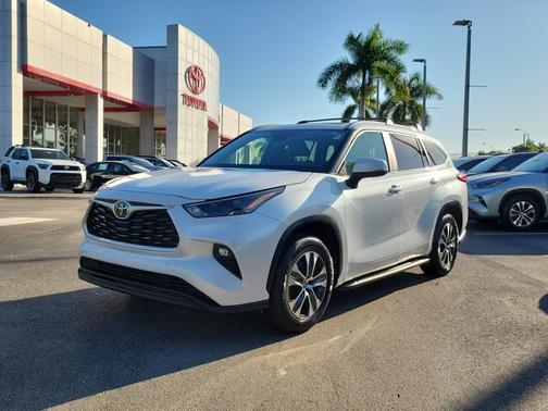 2023 Toyota Highlander XLE