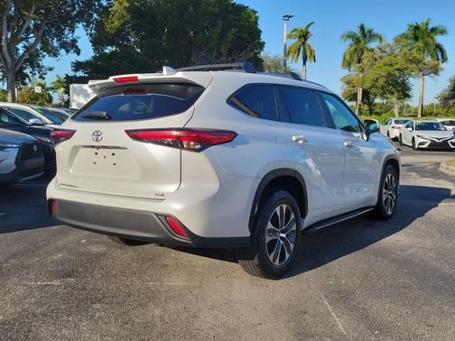 2023 Toyota Highlander XLE