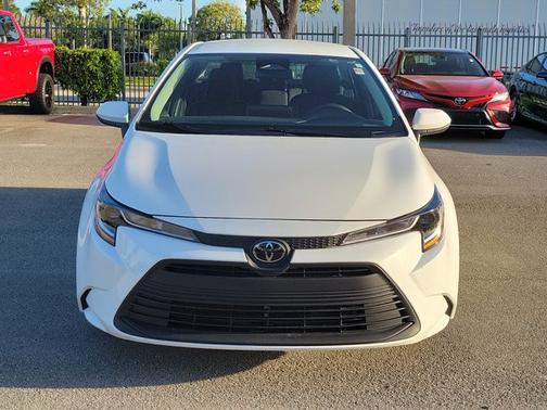 Ice 2024 Toyota Corolla LE