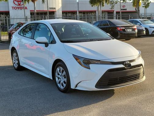 Ice 2024 Toyota Corolla LE