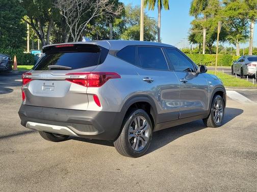 2023 Kia Seltos LX