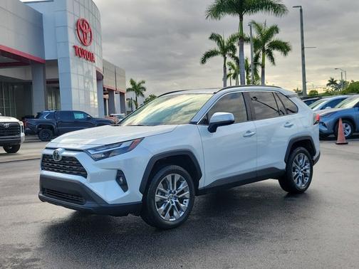2023 Toyota RAV4 XLE Premium