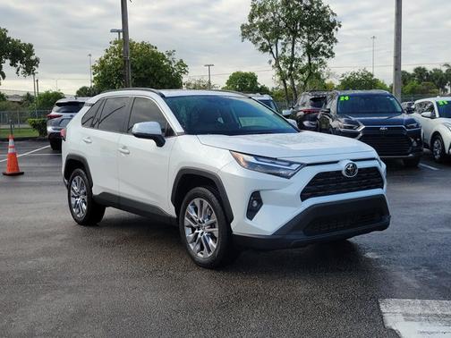 2023 Toyota RAV4 XLE Premium