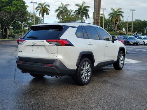 2023 Toyota RAV4 XLE Premium
