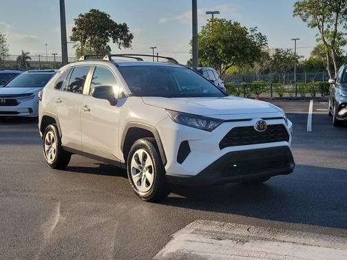 2021 Toyota RAV4 LE