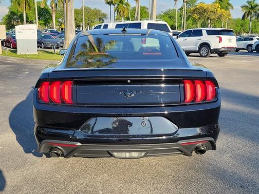 2021 Ford Mustang EcoBoost