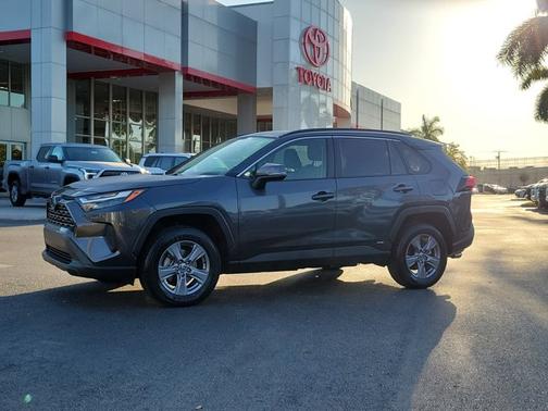 2024 Toyota RAV4 Hybrid XLE