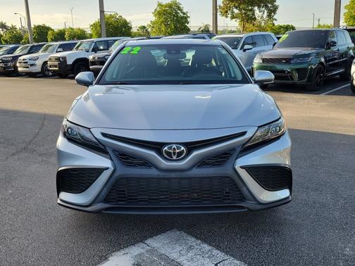 Celestial Silver Metallic 2022 Toyota Camry SE