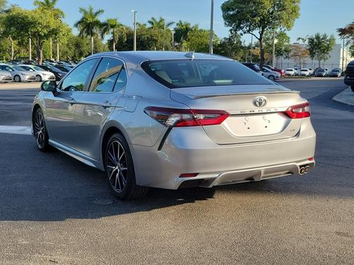 Celestial Silver Metallic 2022 Toyota Camry SE